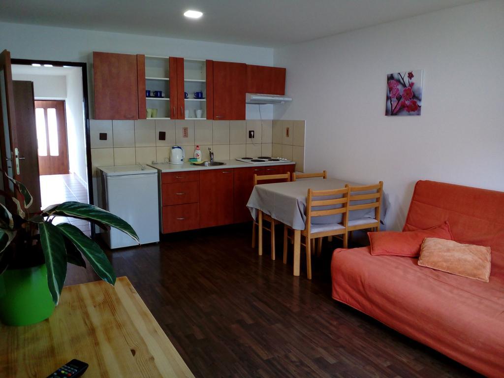 Villa Zoopark Zelcin Mělník Exterior foto